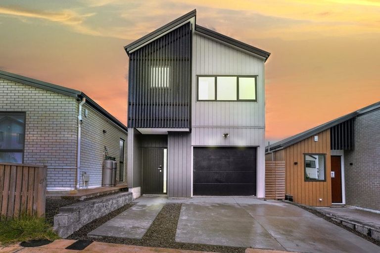 Photo of property in 61 Horokaka Street, Massey, Auckland, 0614