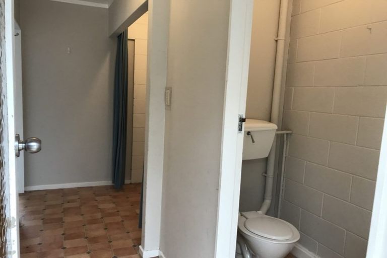 Photo of property in 89 Churton Drive, Churton Park, Wellington, 6037