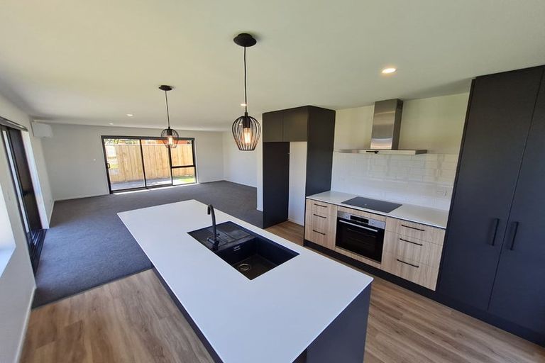 Photo of property in 22 Eileen Way, Rolleston, 7615