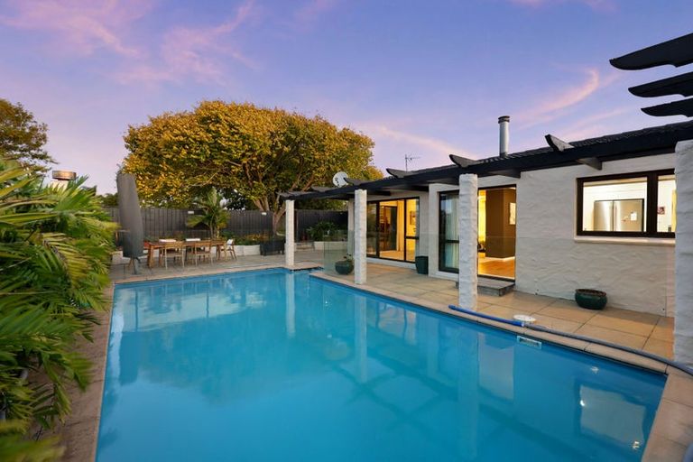 Photo of property in 188 Prince Regent Drive, Farm Cove, Auckland, 2012