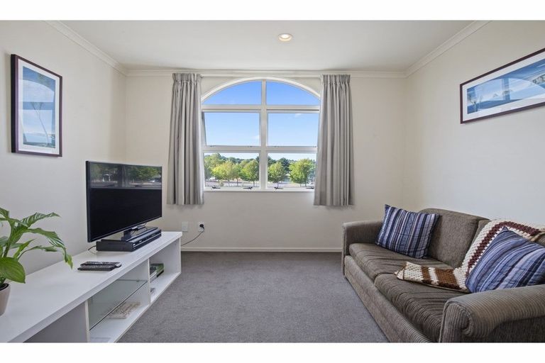 Photo of property in 20 Lime Crescent, Papakura, 2110
