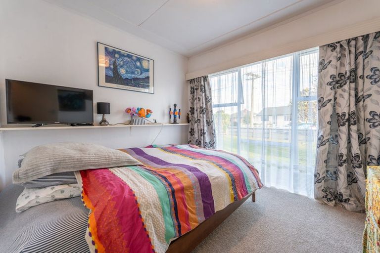 Photo of property in 15 Rugby Street, Waimate, 7924