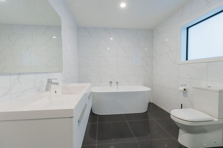 Photo of property in 150 Amesbury Drive, Churton Park, Wellington, 6037