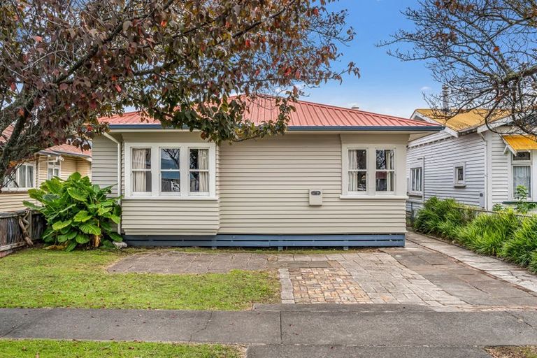 Photo of property in 37 Cobden Street, Gisborne, 4010