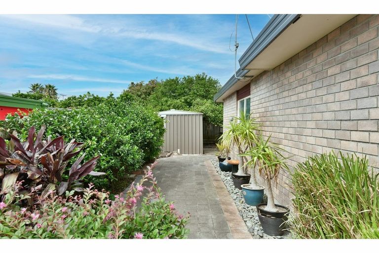 Photo of property in 2/11 Milton Road, Orewa, 0931