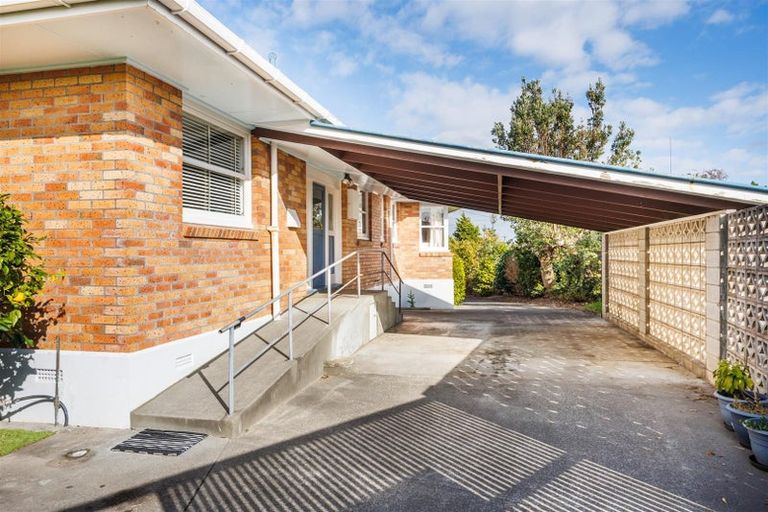 Photo of property in 197 Bridge Street, Bulls, 4818