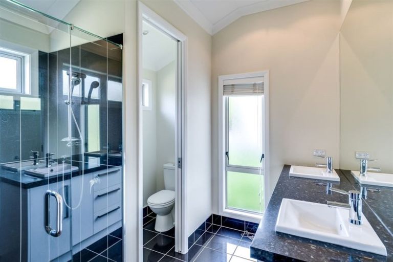 Photo of property in 127 Kent Terrace, Taradale, Napier, 4112