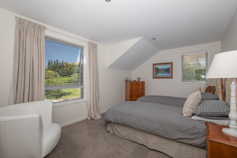 Photo of property in 2 Elderberry Crescent, Wanaka, 9305