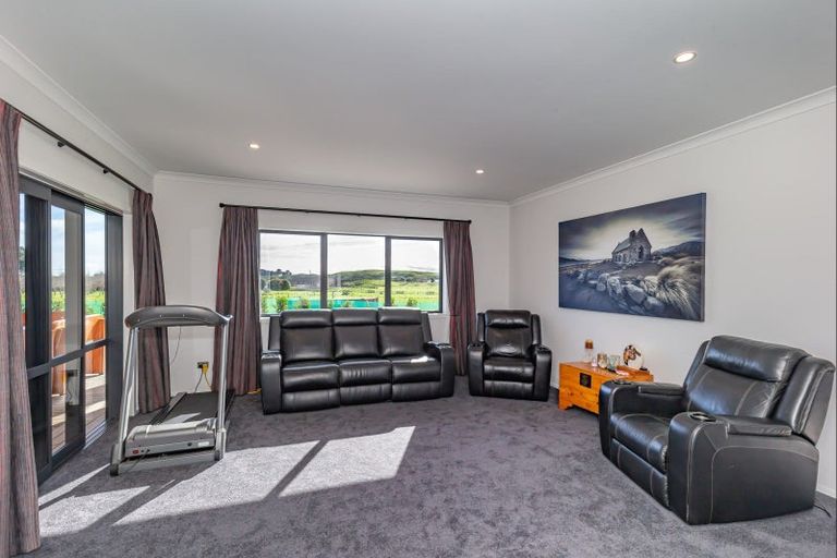 Photo of property in 947 Koputaroa Road, Koputaroa, Levin, 5575