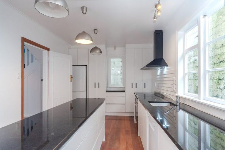 Photo of property in 100 Barnard Street, Wadestown, Wellington, 6012