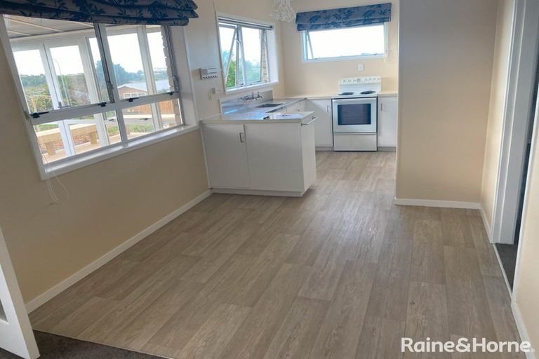 Photo of property in 140 Kingswood Road, Brookfield, Tauranga, 3110