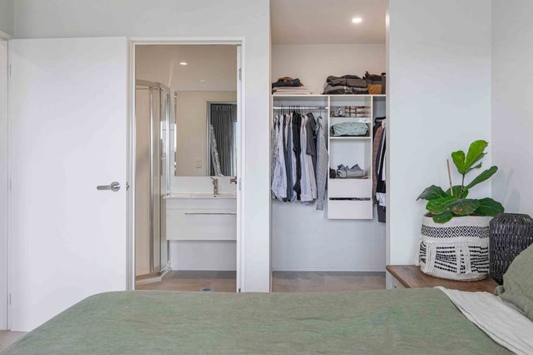 Photo of property in 17 Irving Place, Hobsonville, Auckland, 0616