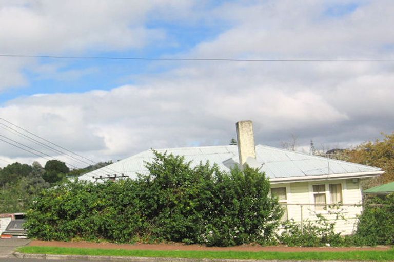Photo of property in 1/80 West Coast Road, Glen Eden, Auckland, 0602