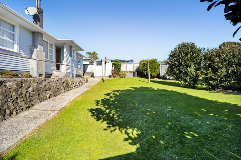 Photo of property in 6 Mahoe Street, Strandon, New Plymouth, 4312