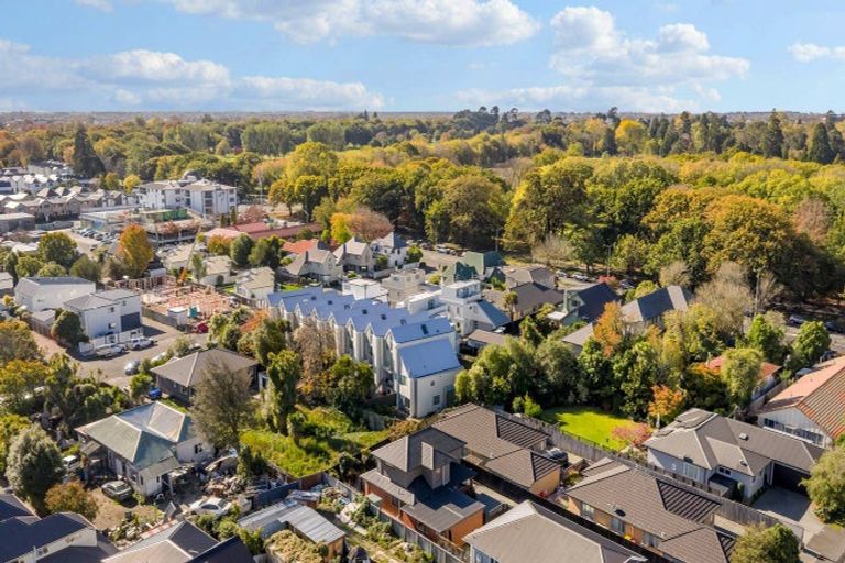 Photo of property in 8a Freyberg Avenue, Riccarton, Christchurch, 8011