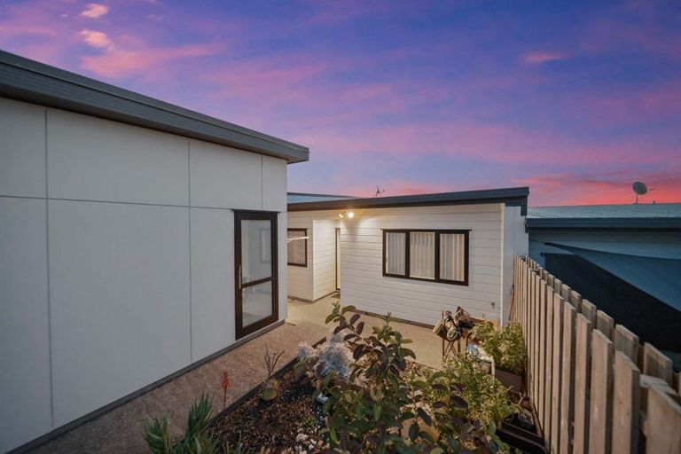 Photo of property in 7 Kapuarangi Lane, Papakura, 2110