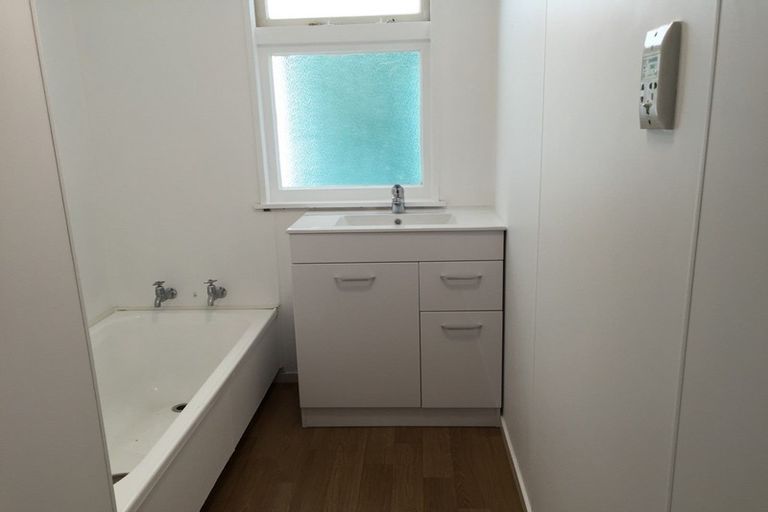 Photo of property in 9 Chelwood Street, Takaro, Palmerston North, 4412