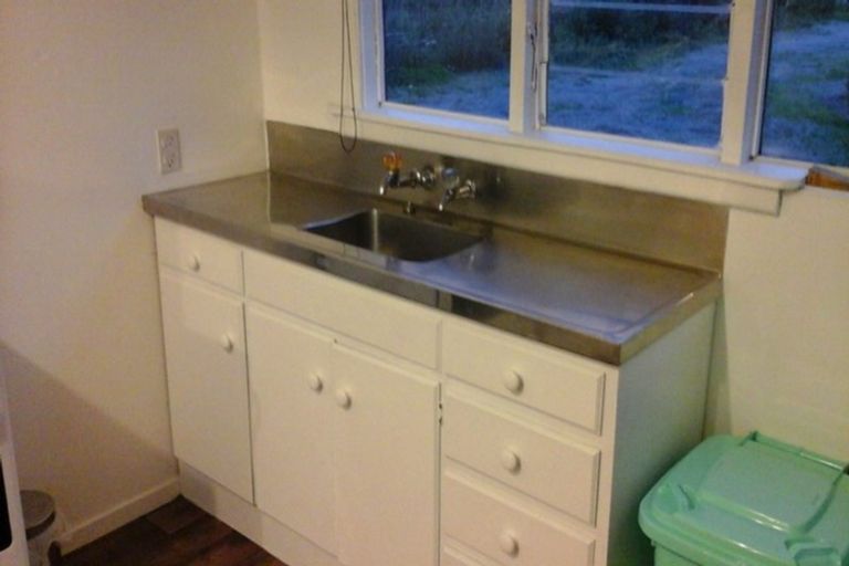Photo of property in 124 Main North Road, Woodend, 7610