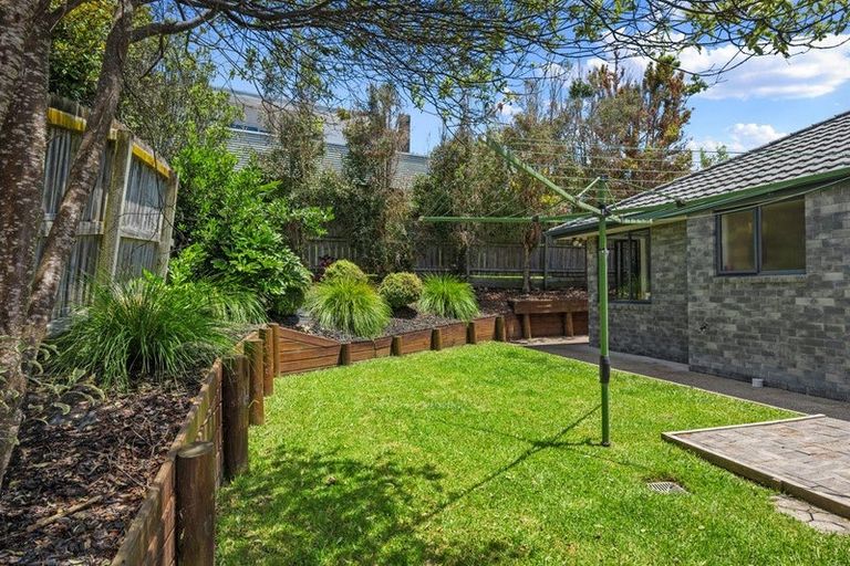 Photo of property in 56 Cabeleigh Drive, Helensville, 0800