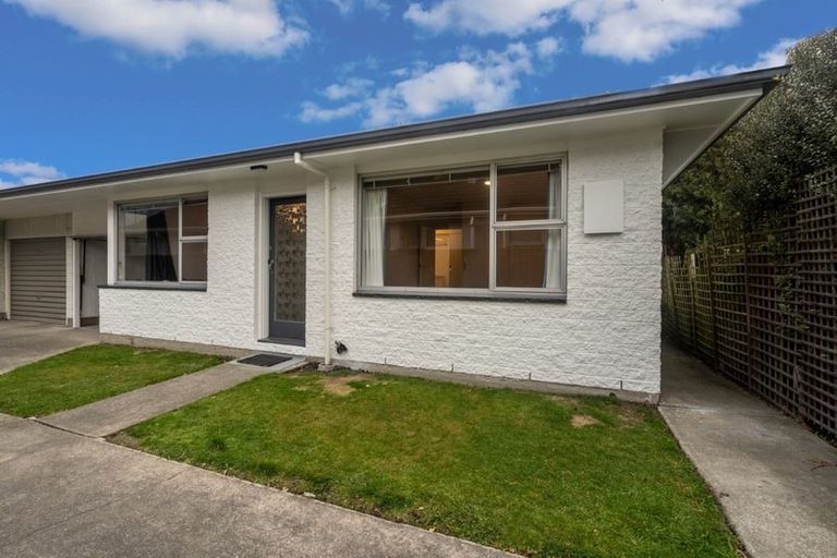 Photo of property in 2/176 Yaldhurst Road, Sockburn, Christchurch, 8042
