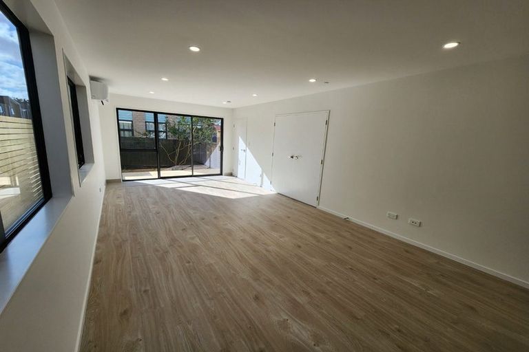 Photo of property in 4/25 Manse Road, Pahurehure, Papakura, 2113