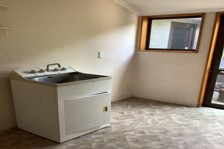 Photo of property in 17b Ramore Place, Redwood, Christchurch, 8051