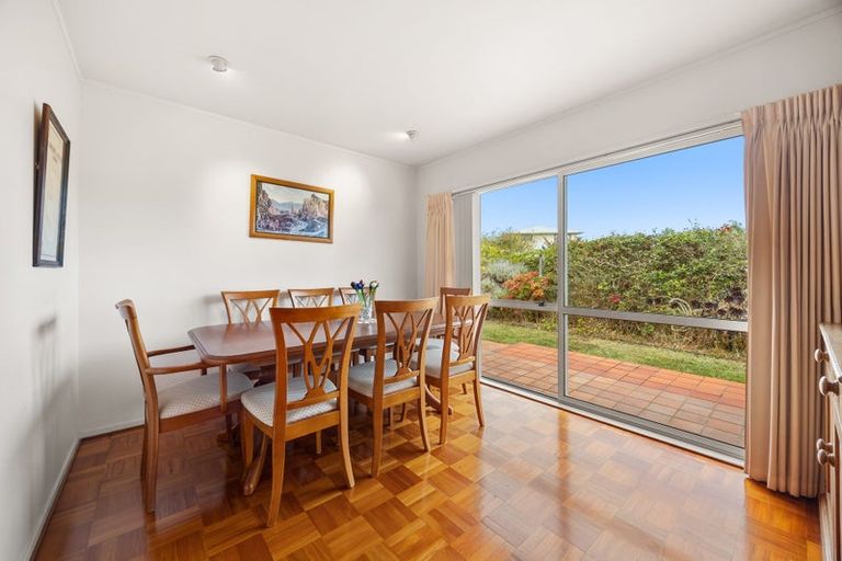Photo of property in 16 Harbour Lights Close, West Harbour, Auckland, 0618
