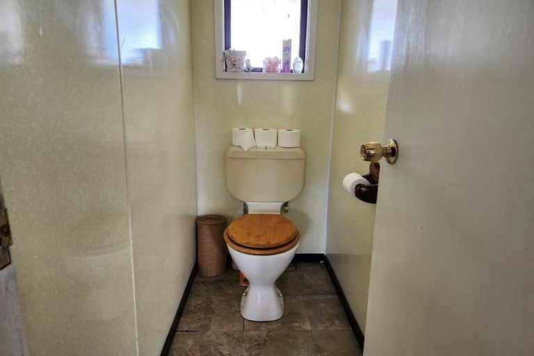 Photo of property in 31 Westside Road, Port Waikato, Tuakau, 2695