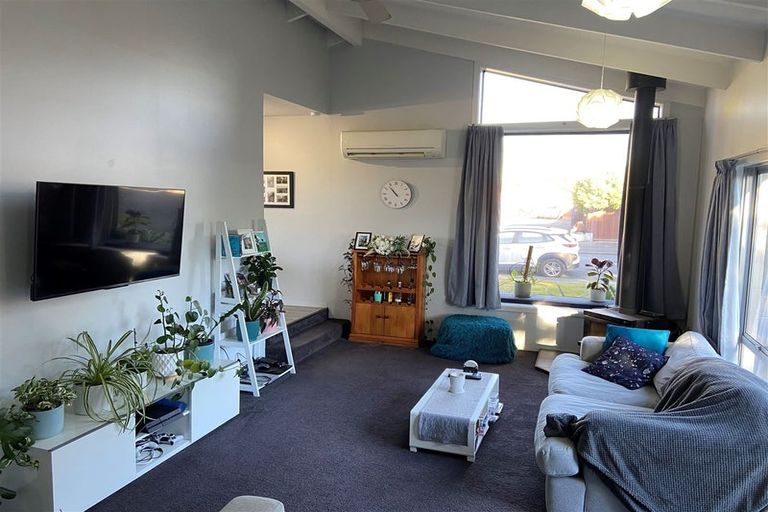 Photo of property in 91 Oakhampton Street, Hornby, Christchurch, 8042