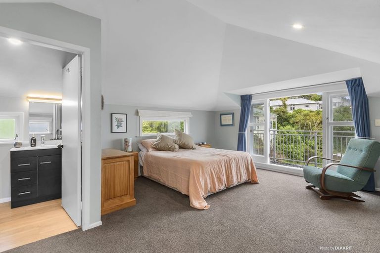 Photo of property in 32 Sugarloaf Road, Brooklyn, Wellington, 6021