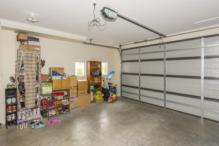 Photo of property in 14 Cresswell Place, Johnsonville, Wellington, 6037