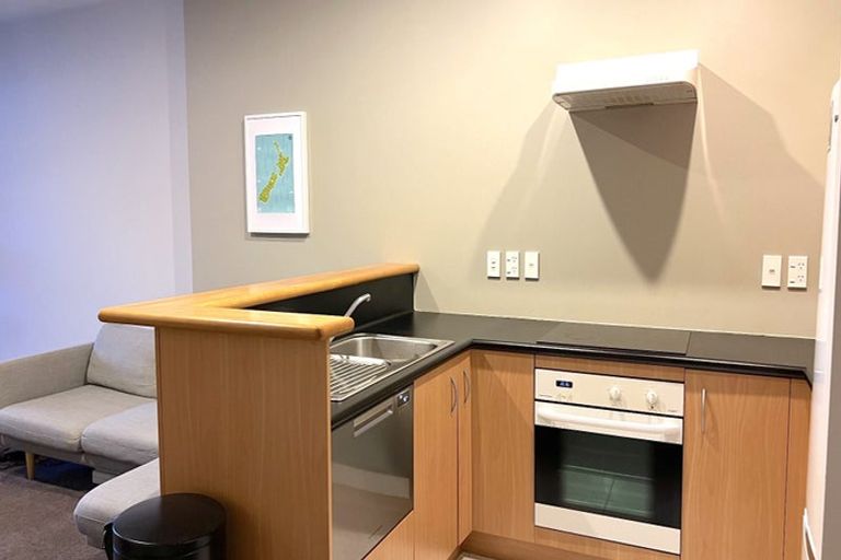 Photo of property in Stadium Garden Flats, 306/107 Thorndon Quay, Pipitea, Wellington, 6011