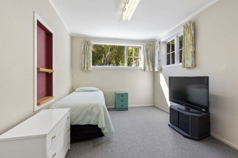 Photo of property in 17 Holmes Grove, Naenae, Lower Hutt, 5011