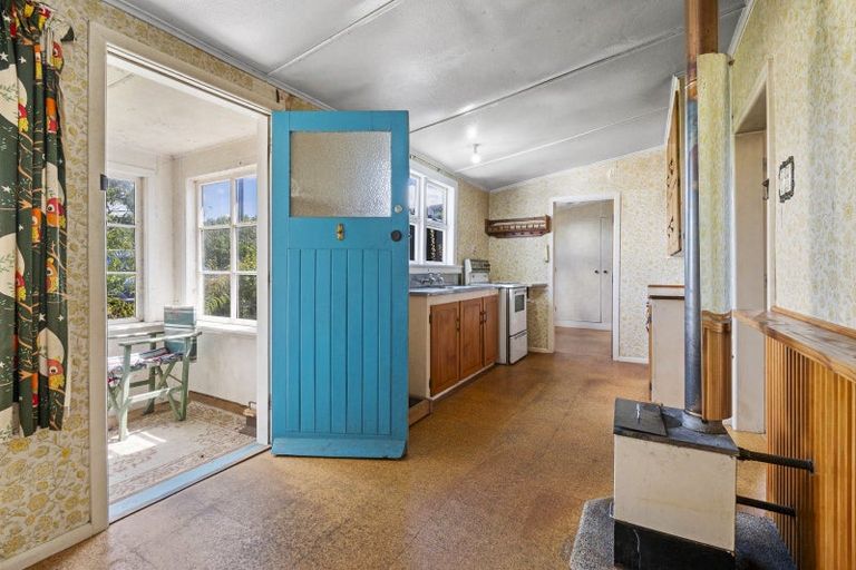 Photo of property in 8 Ross Street, Marton, 4710