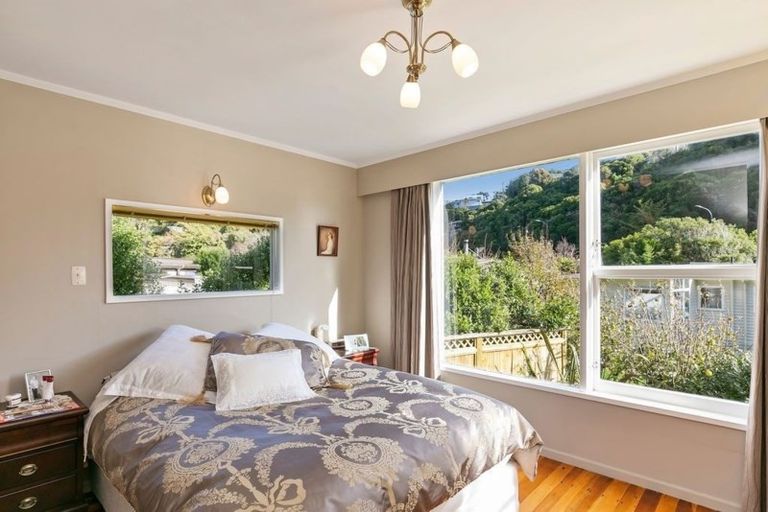 Photo of property in 5 Silverbirch Grove, Churton Park, Wellington, 6037