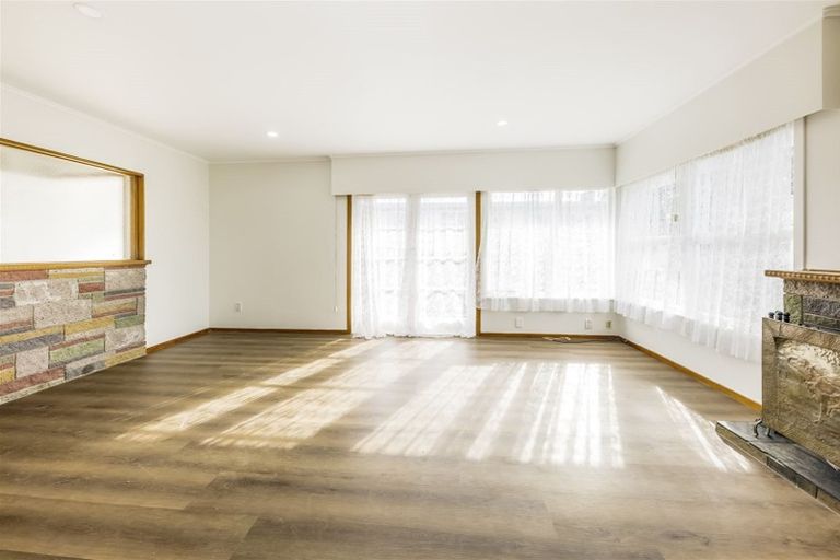 Photo of property in 65 Christmas Road, Manurewa, Auckland, 2102