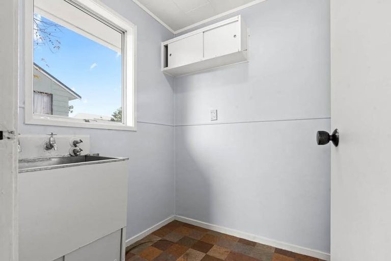 Photo of property in 1/58 Te Irirangi Drive, Clover Park, Auckland, 2019