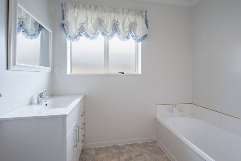 Photo of property in 17 Covent Drive, Stoke, Nelson, 7011