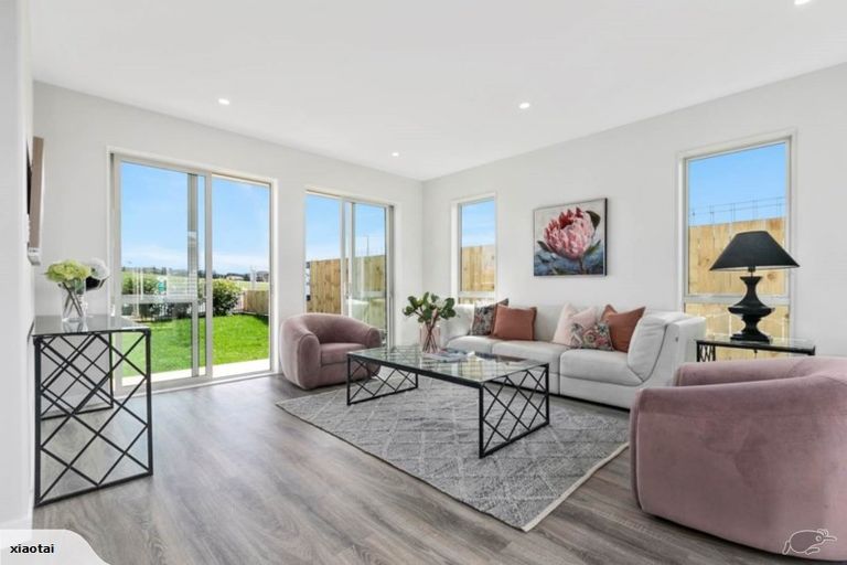 Photo of property in 137 Godfrey Drive, Orewa, 0931