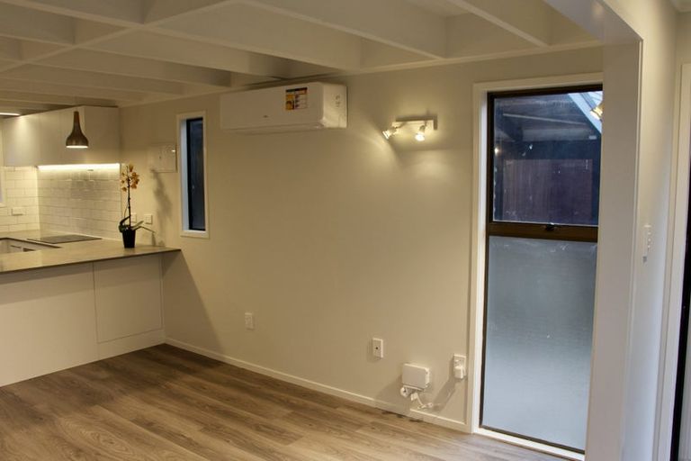 Photo of property in 2/75 Birkdale Road, Birkdale, Auckland, 0626