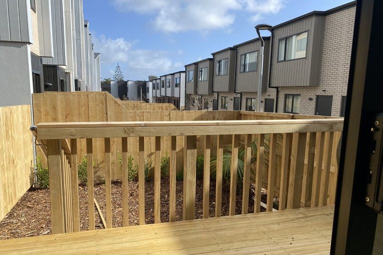 Photo of property in 35a Matipo Road, Te Atatu Peninsula, Auckland, 0610