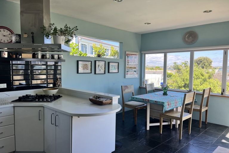 Photo of property in 15 Kerr Street, Devonport, Auckland, 0624