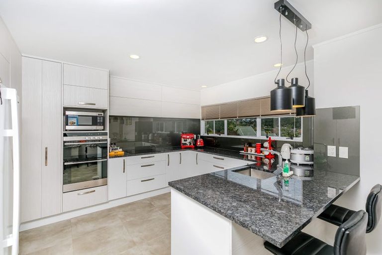 Photo of property in 4 Shannon Place, Torbay, Auckland, 0630