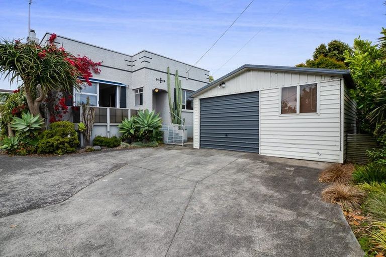 Photo of property in 181 Tukapa Street, Westown, New Plymouth, 4310