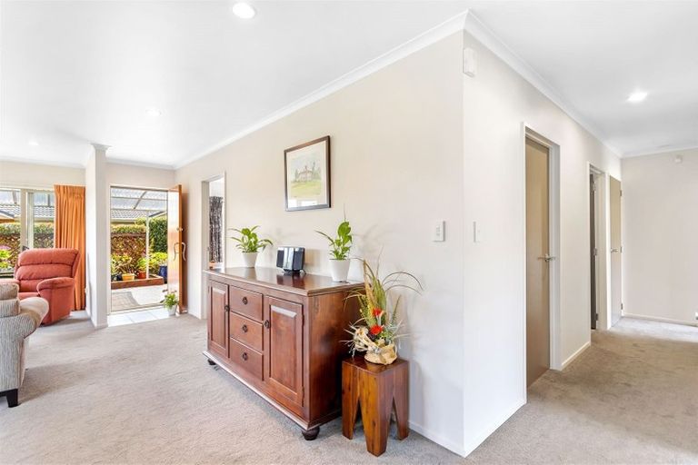 Photo of property in Waimanu Bay Village, 9/1 Piriti Drive, Te Atatu Peninsula, Auckland, 0610