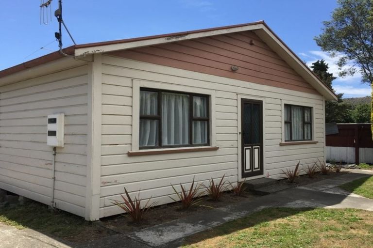 Photo of property in 24 Gladstone Road, Richmond, 7020