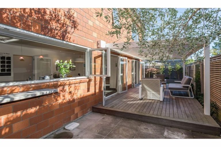 Photo of property in 31 Eversleigh Street, St Albans, Christchurch, 8014