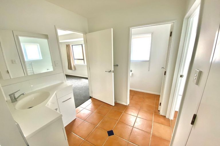 Photo of property in 186 Henderson Valley Road, Henderson, Auckland, 0612