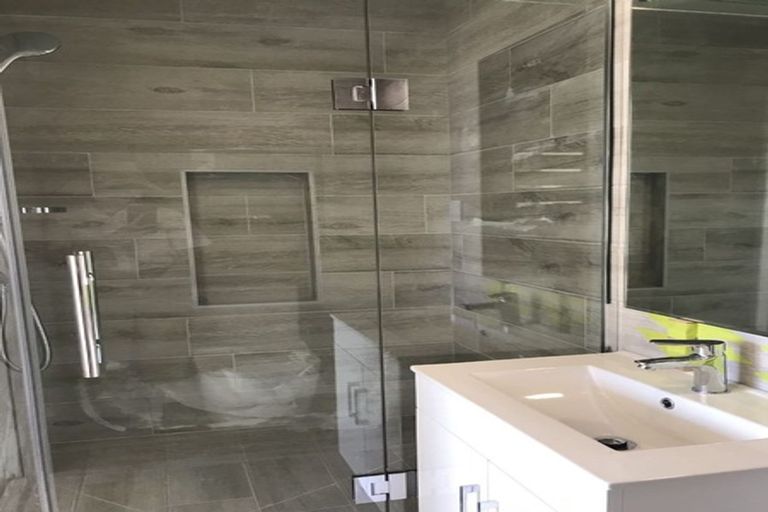 Photo of property in 3 Gamble Way, Massey, Auckland, 0614