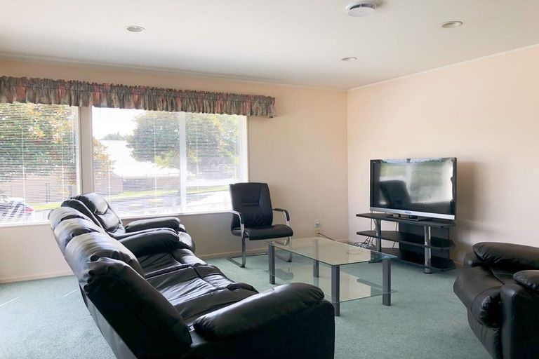 Photo of property in 20 Harvest Drive, Henderson, Auckland, 0612